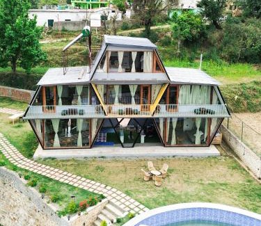 Almora Hotel | Himadvaya- The Himalayan Prism