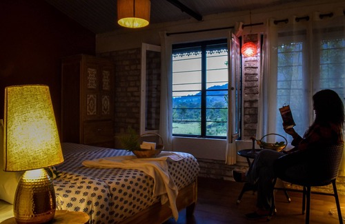 Chamoli Hotel | Himalayan River Garden