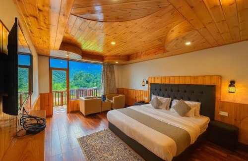 Sasaram Hotel | Himalayan River Resort, Manali- #riverside #private parking #scenic river & mountain view #open cafe # spacious room #big garden with campfire
