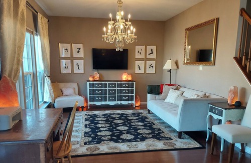 Culpeper House | Himalayan Salt Retreat - 3Br 2.5Ba