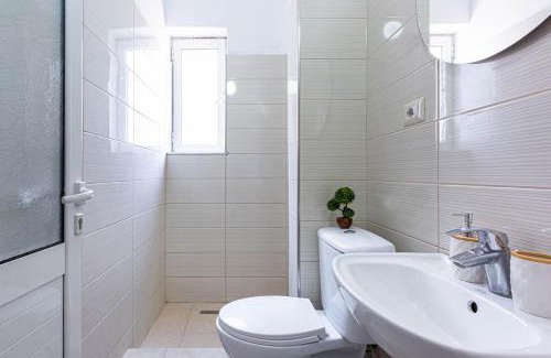 Himare Apartment | Himara City 41 - Central, Beach Access