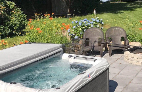 Hingham House | Hingham Harbor Retreat ~ Sunsets ~ Family Gatherings ~ Trails at World’s End