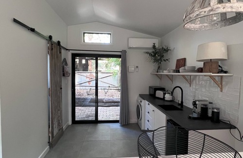 Guanaba Apartment | Hinterland Retreat in the Gold Coast's most picturesque pocket!