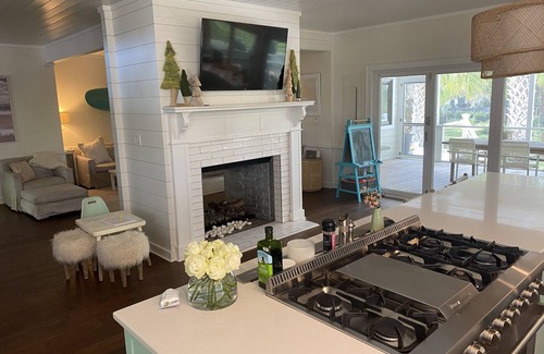 Sullivan's Island House | Hion Life - Beach House with Country Club Amenities!