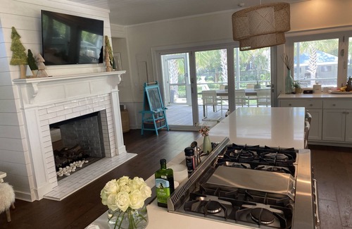 Sullivan's Island House | Hion Life - Beach House with Country Club Amenities!