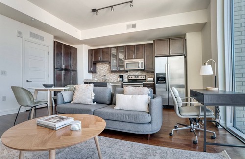 Waller Creek District Apartment | Hip Downtown Austin 1BR w/Gym, Pool & W/D, nr Rainey St, by Blueground