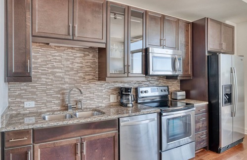 Waller Creek District Apartment | Hip Downtown Austin 1BR w/Gym, Pool & W/D, nr Rainey St, by Blueground