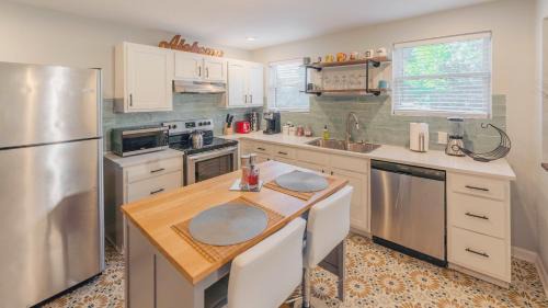 Five Points South House | Hip Duplex Near UAB Perfect For Groups