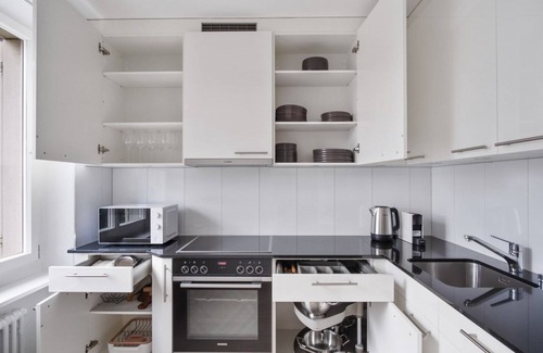 Oerlikon Apartment | Hip Oerlikon 3.5 Room w/Balcony, 1min to Train Station, by Blueground