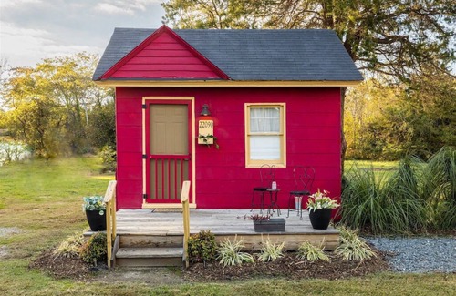 Cape Charles House | Hippie Hideaway - Tiny House w/Fire Pit & BBQ