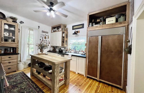 Sorrento Other | Historic 1920 Farmhouse on 6 acres,Huge Pool, Chef’s Kitchen,minutes to Mt Dora!
