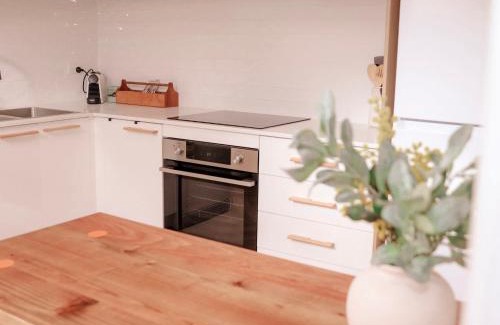 Coburg House | Historic 2 bedroom home in Coburg by Short & Long Stays