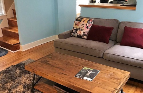 Gayborhood House | Historic 3 story Center City Row House near attractions -Washington Sq.