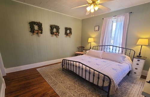 Rosebud Other | Historic 4 bedroom Farmhouse in the heart of Rosebud!