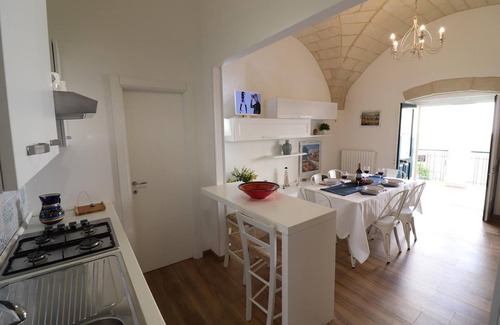 Otranto Apartment | Historic and Central Apartment "Glenda Otranto" with Terrace & Air Conditioning