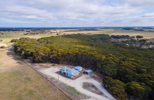Macgillivray Cottage | Historic and Charming Cottage with Modern Comfort and Two King Suites