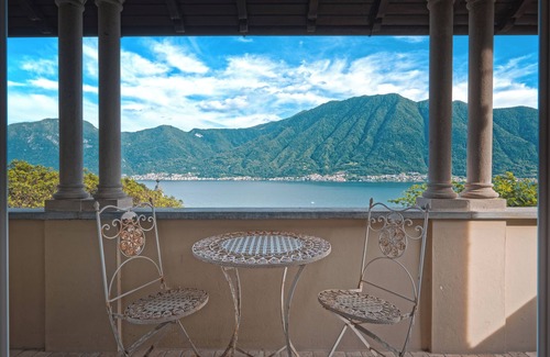Sala Comacina Villa | Historic and romantic villa with a unique view