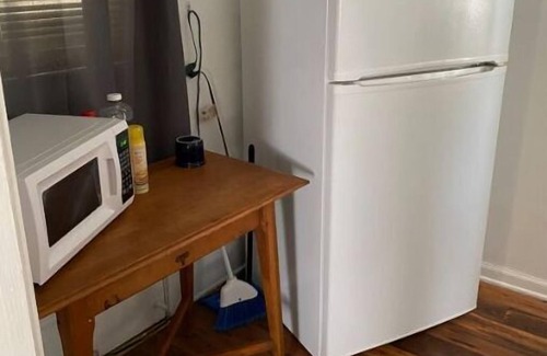 Valdosta House | Historic Apartment 1BR 1BA Ideal for longer stays 2F