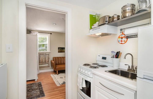 Tropic Apartment | Historic Arts District Studio