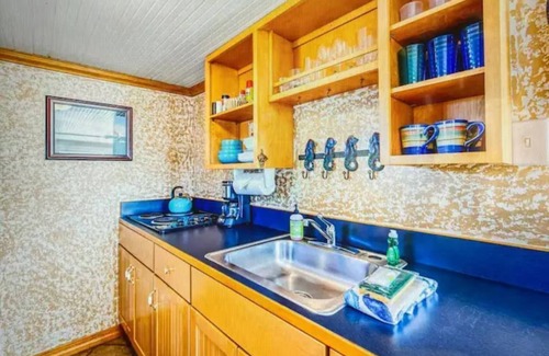 Newport Cottage | Historic Beach Bungalow in Charming Nye Beach #6