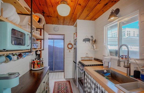 Sunset Beach House | Historic beachside home in charming Sunset Beach
