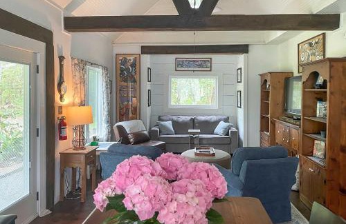 Ocean Springs House | Historic Biloxi Bay Cottage with Beautiful View