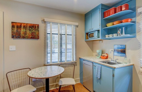 Boone Hotel | Historic Blue Ridge Tourist Court - Bunkbed