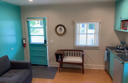 Boone Hotel | Historic Blue Ridge Tourist Court - One Bathroom Suite