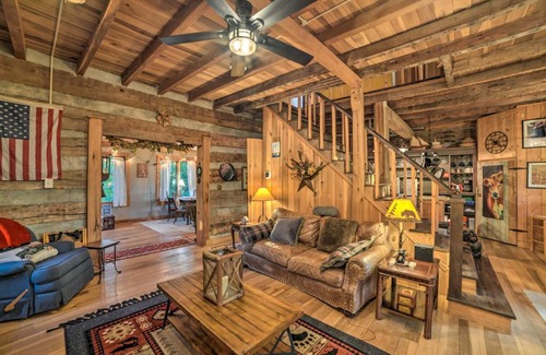 Waverly House | Historic Cabin with Stunning Kentucky Lake View