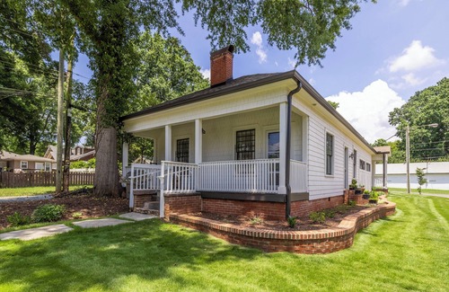 Wesley Heights Cottage | Historic Carriage House in Wesley Heights