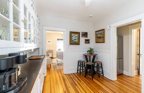 Annapolis House | Historic Charm Meets Walkable Convenience in the Heart of Annapolis with Parking
