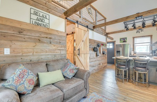Moscow House | Historic Charm + Modern Luxury: 6 Mi to Stowe Mtn