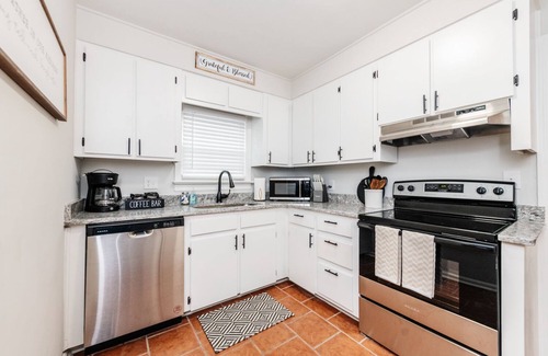 Perry House | Historic Charm w/Game Room and King Bed