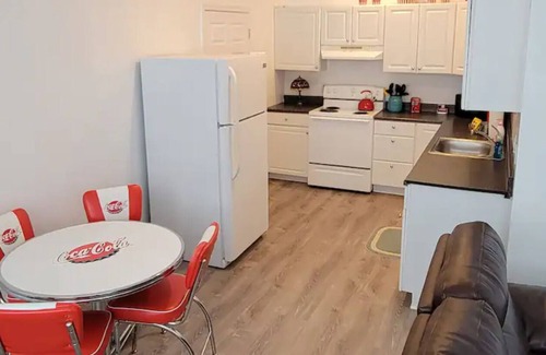 Chesapeake City Cabin | Historic Chesapeake City Stay