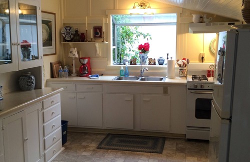 Pacific Grove Cottage | Historic 'Cottage at the Cove' at Lover's Point - Your Home Away From Home