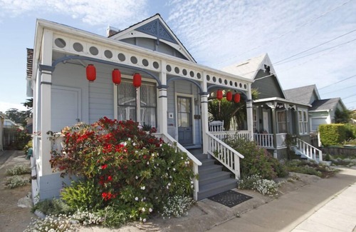 Pacific Grove Cottage | Historic 'Cottage at the Cove' at Lover's Point - Your Home Away From Home