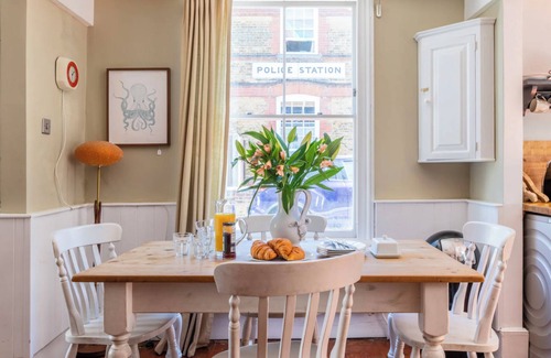Whitstable Cottage | Historic Cottage, superb harbour & beach location, seconds from all amenities!