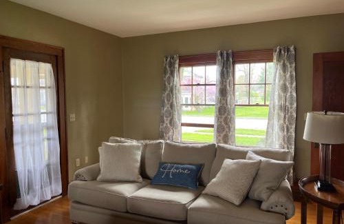 Brownsburg House | Historic Downtown Brownsburg Home w/Charm