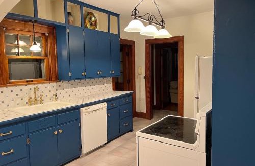 Brownsburg House | Historic Downtown Brownsburg Home w/Charm