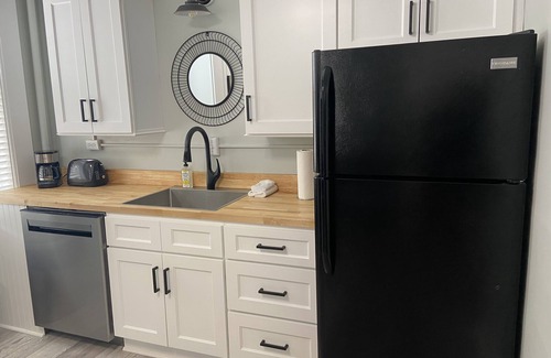 Chillicothe Apartment | Historic Downtown Chillicothe 1840's Loft