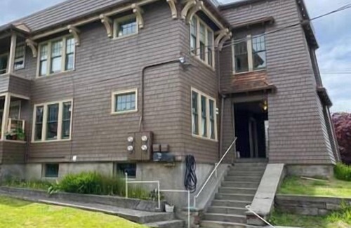 Astoria Apartment | Historic Downtown Riverview Flat, No. 4