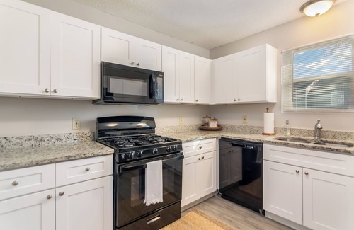 Woodstock House | Historic Downtown Woodstock Renovated Townhome
