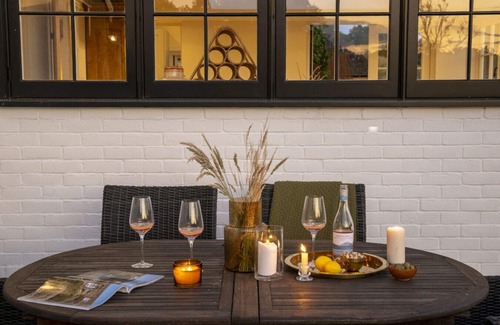 Plumpton Green Cottage | Historic Farmhouse Retreat |South Downs |Sleeps 8