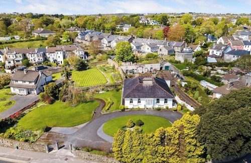 Claddagh House | Historic Galway City House, Space and Privacy, Sleeps up to 6. Central Location.