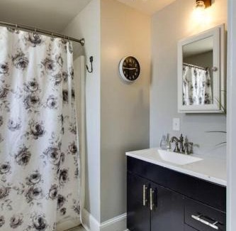 Historic Edgefield House | Historic Gem! Fire pit, 2 Miles to Broadway!