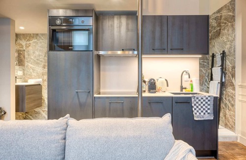 Ghent Apartment | Historic Ghent Building - Ideal Studio Retreat