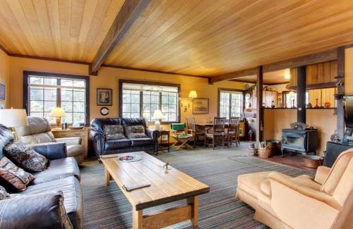Downtown Cannon Beach House | Historic Haystack Cabin