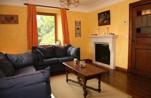 Stoumont House | Historic Hideaway in Exbomont