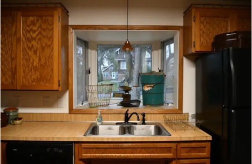 Bismarck House | Historic home in Cathederal district 2 min from downtown