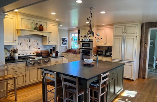 New London House | Historic Home In the Heart of New London